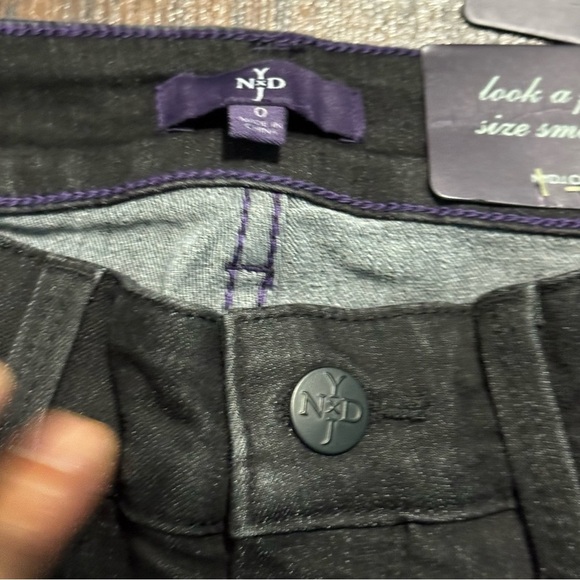 NYDJ Not Your Daughter’s Jeans Crop Pants Stretch Denim Black Capri size 0 NWT - Picture 6 of 10